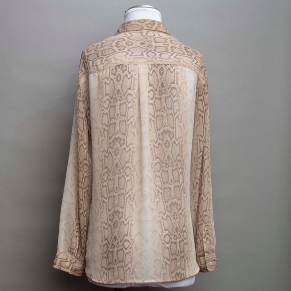 Chiffon Snake Pattern Button top beige XL - Picture 2 of 7